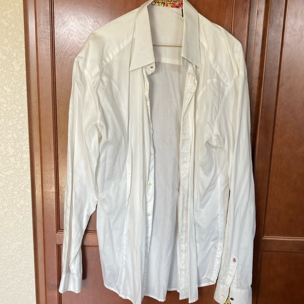 White men’s, Robert Graham shirt size extra large